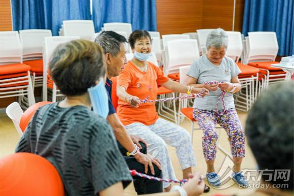 上海积极提升养老服务，新增床位与居家适老化改造齐头并进